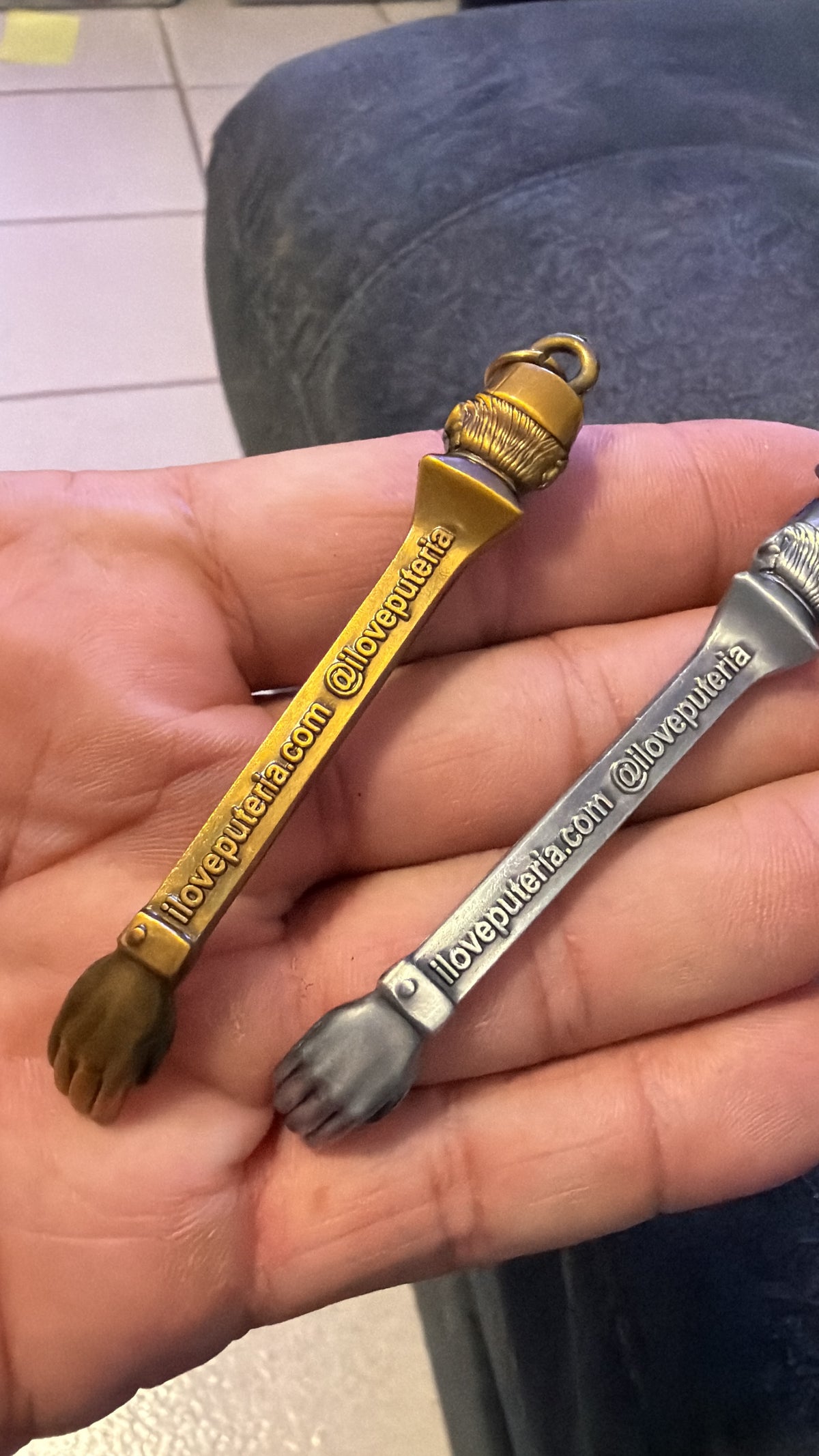 Grab em’ by the Tussi snuff spoon